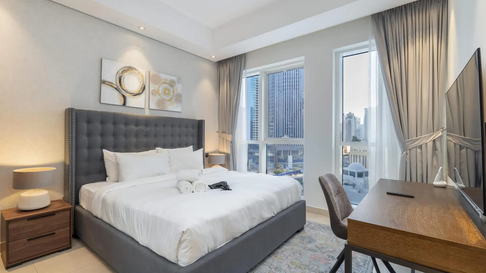 Absolutely Stunning 3 Bedroom Apartment In Downtown Dubai
