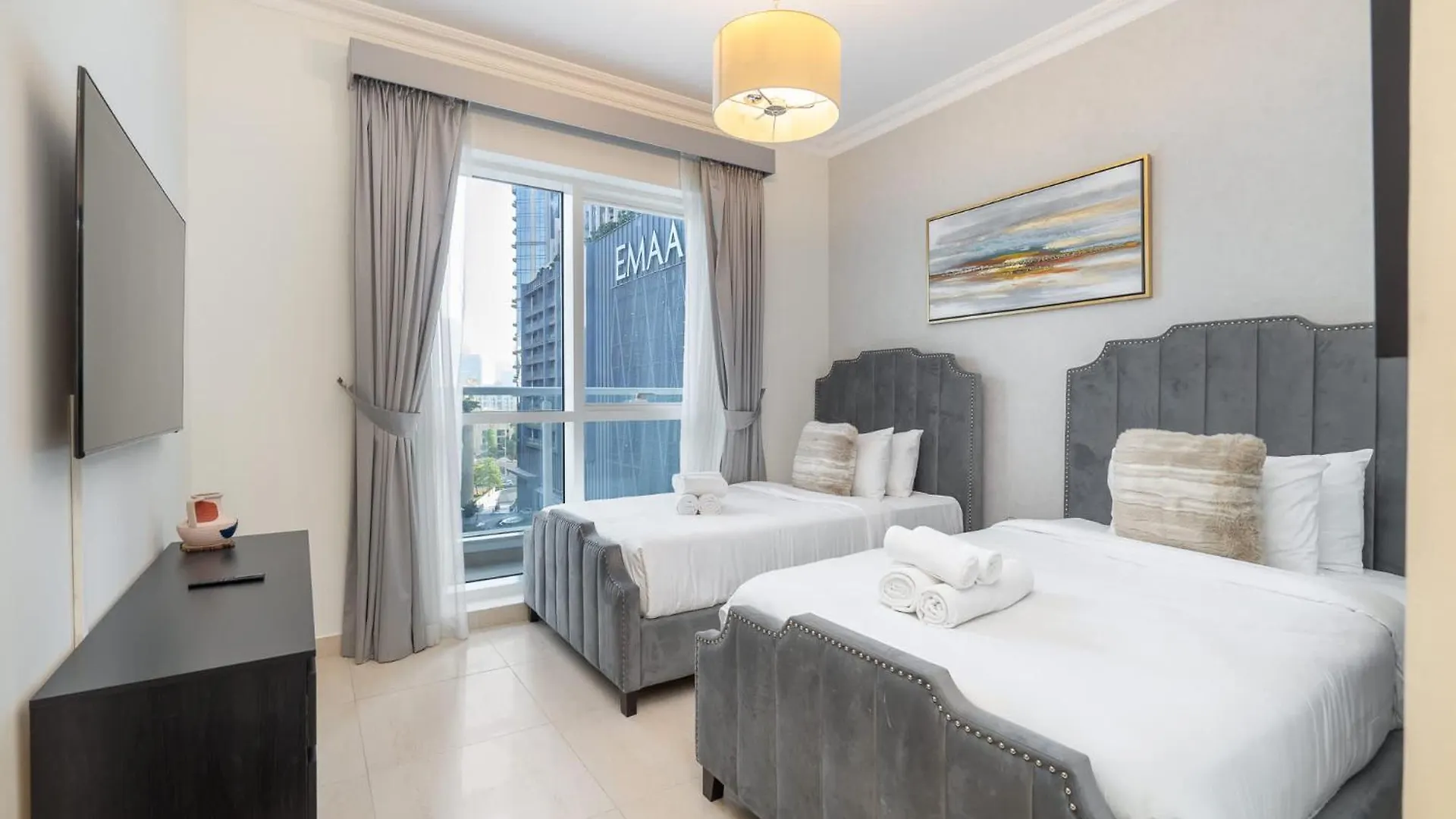 Absolutely Stunning 3 Bedroom Apartment In Downtown Dubai