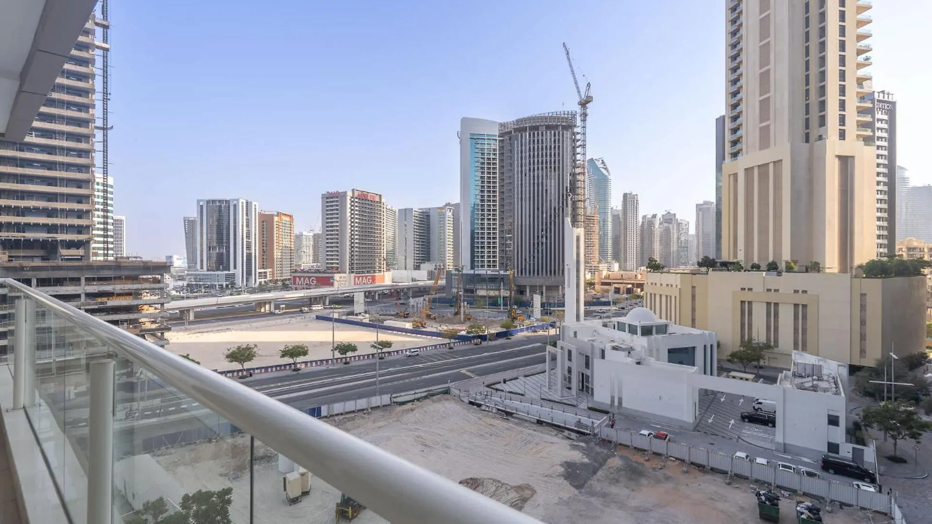 Absolutely Stunning 3 Bedroom Apartment In Downtown Dubai 0*,