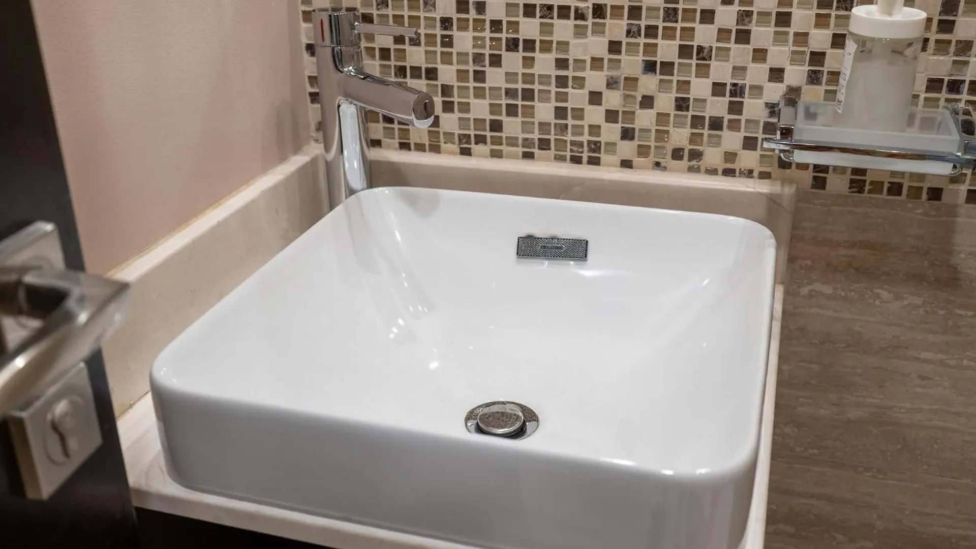 Absolutely Stunning 3 Bedroom Apartment In Downtown Dubai
