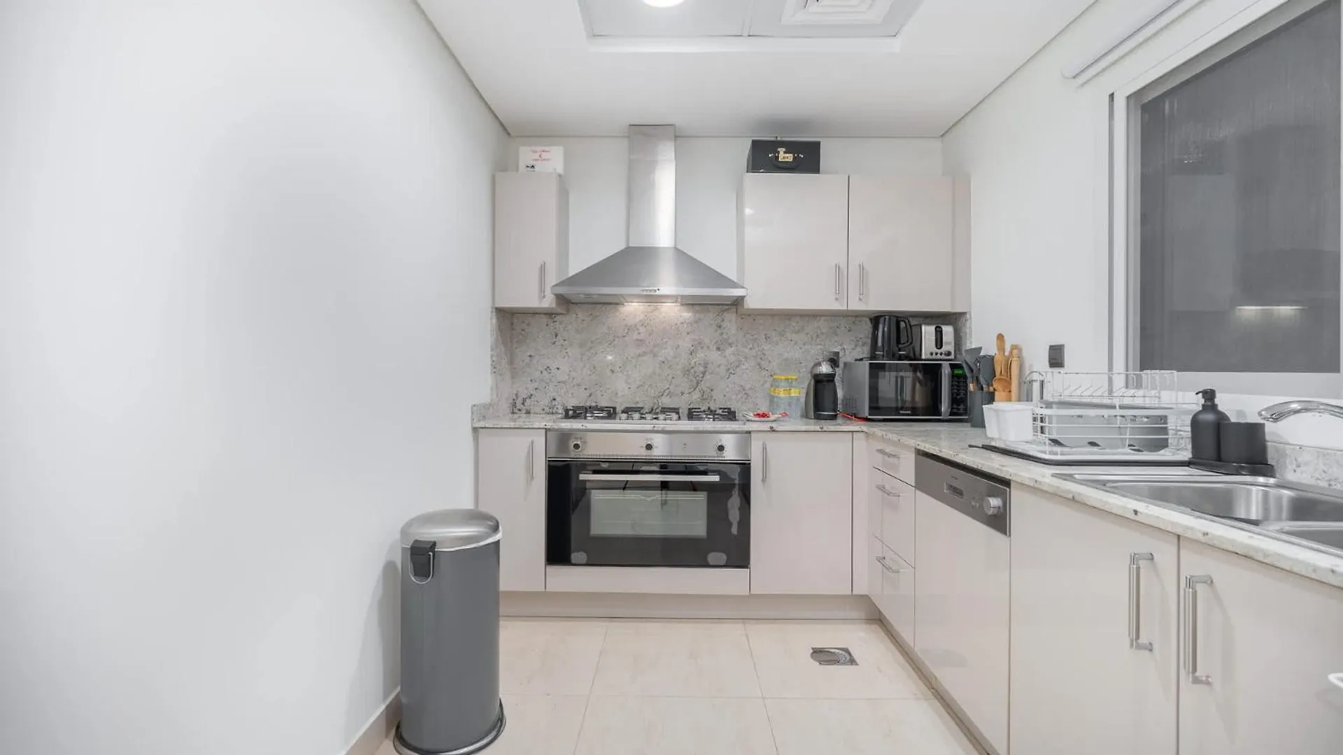 Absolutely Stunning 3 Bedroom Apartment In Downtown Dubai