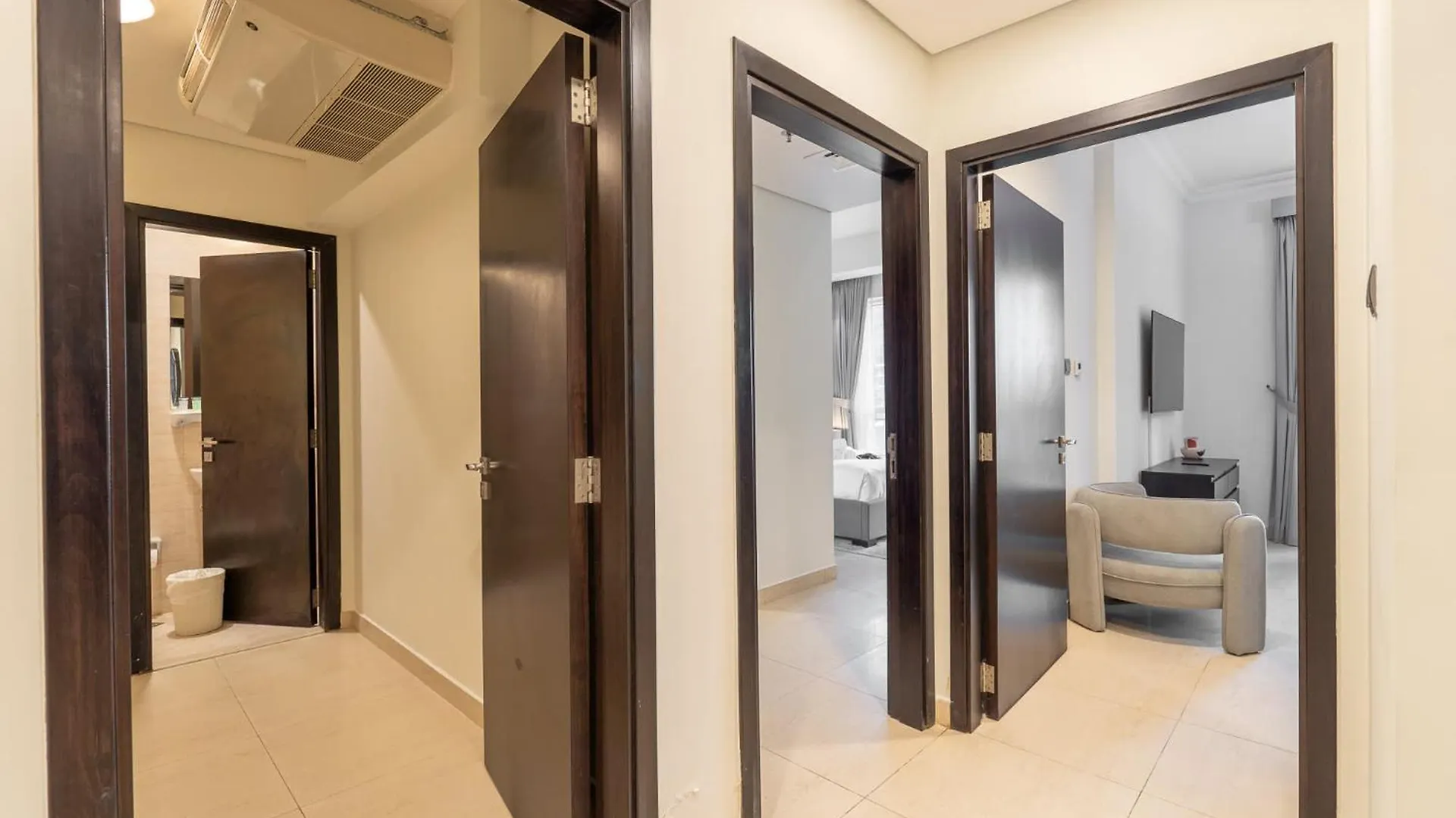 Absolutely Stunning 3 Bedroom Apartment In Downtown Dubai 0*,