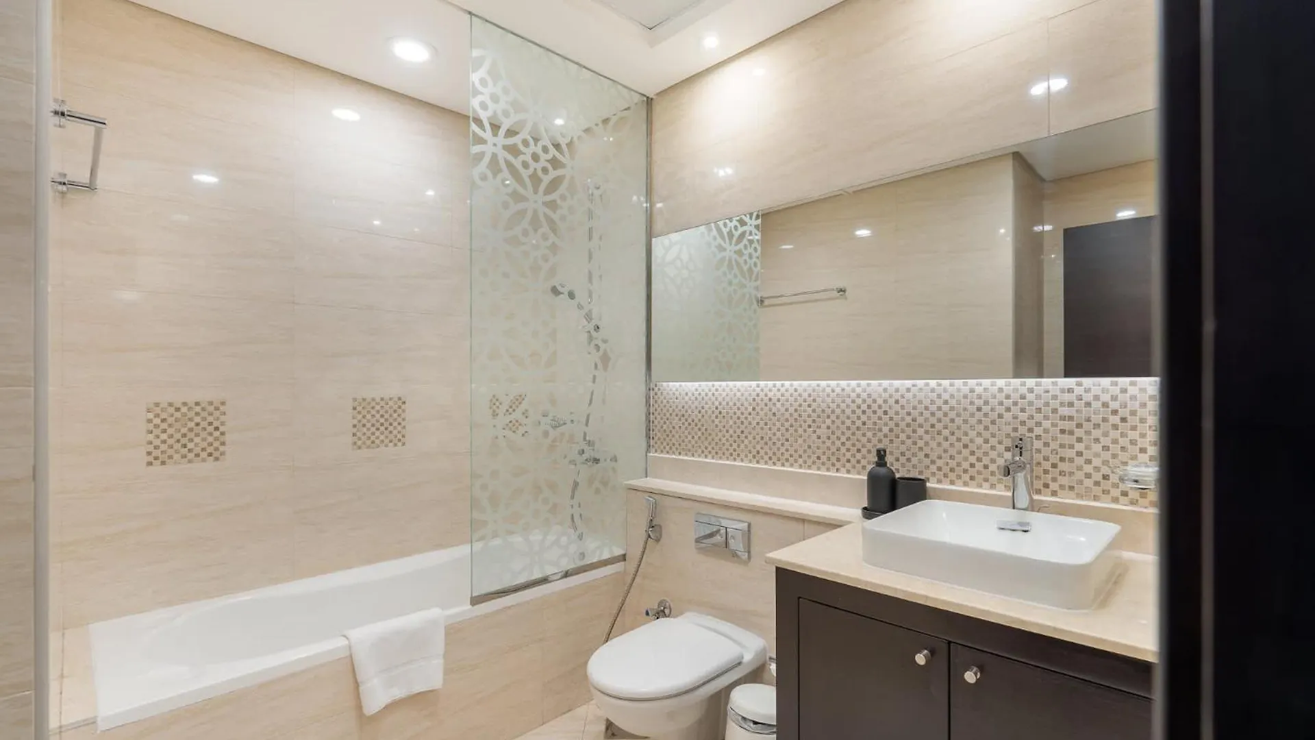 Absolutely Stunning 3 Bedroom Apartment In Downtown Dubai United Arab Emirates
